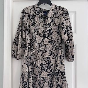 Gap Excellent Condition Black + Cream Peplum Hem tie waist Dress